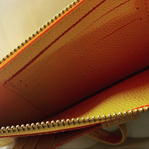 ☀️Fun in the sun summer wallet☀️ - Picture 4 of 8